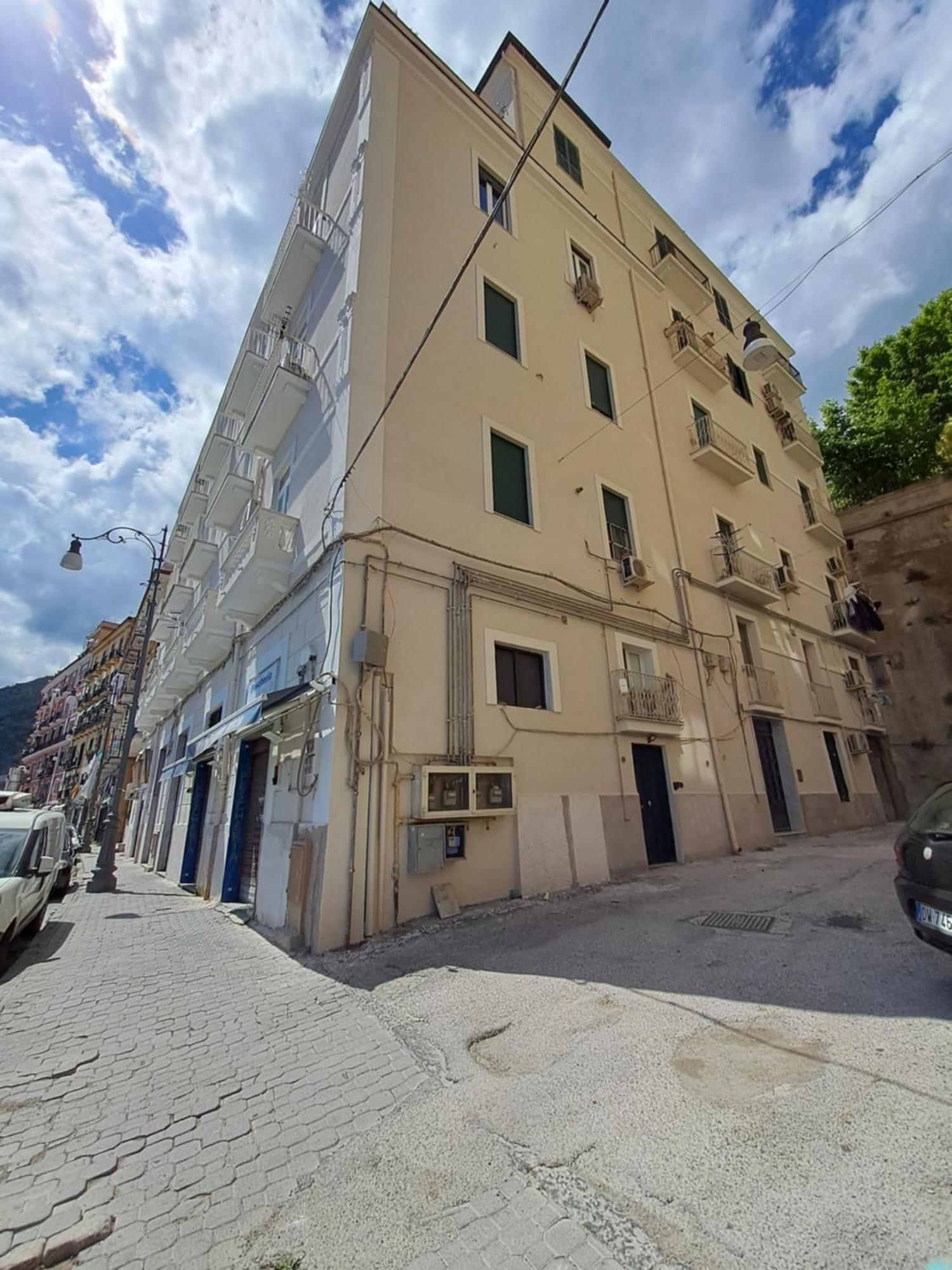 Ferienwohnung Ti Porto Al Centro Unforgettable Moments Salerno Exterior foto